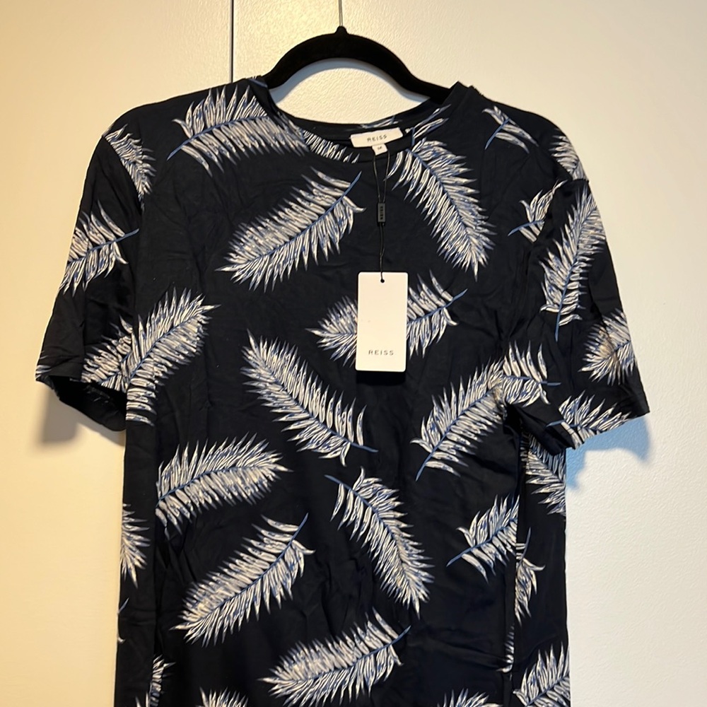 NWT - REISS t shirt Medium